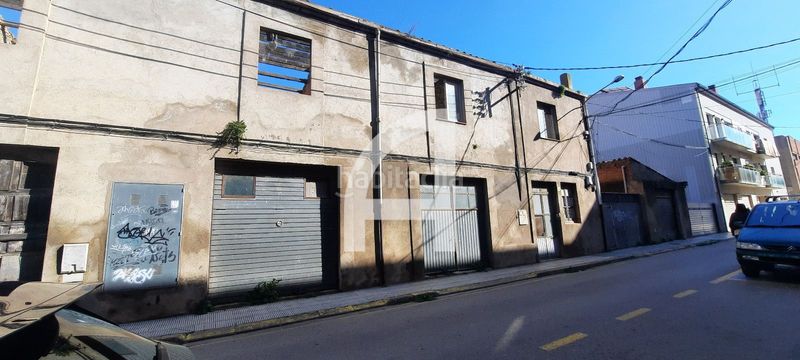 Foto 32b7ae84-ee54-4def-96c4-a5baa8e72816. Edifici a Bisbal d´Empordà (La)