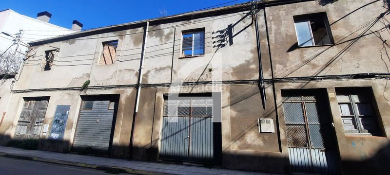 Foto 4be80feb-ad42-47c1-9378-d248b6d05453. Edifici a Bisbal d´Empordà (La)