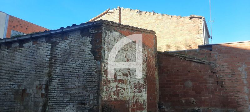 Foto afdee6b9-368b-48a9-ad77-390c236596f5. Edifici a Bisbal d´Empordà (La)