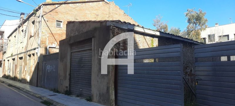 Foto afef5906-fefb-4bb0-8123-d67454d154e1. Edifici a Bisbal d´Empordà (La)