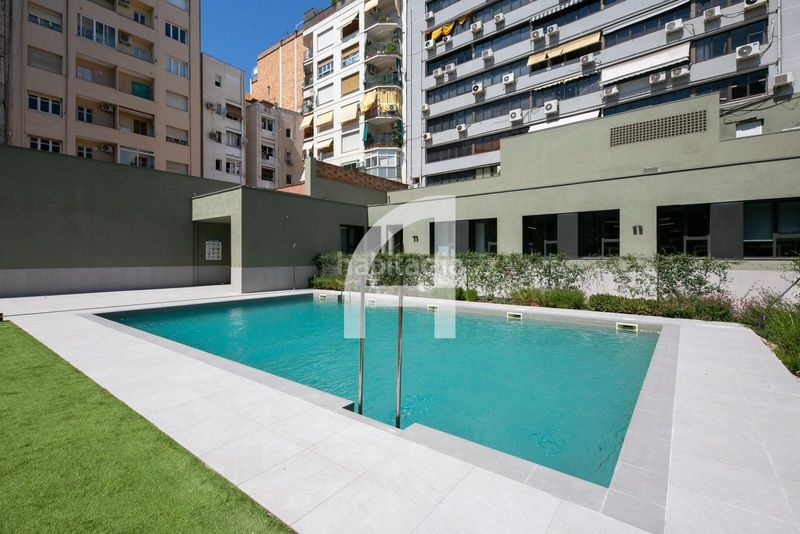Foto 50bbaf61-9a12-4502-9bbc-5d4bc28ca22b. Pis amb calefacció piscina a La Nova Esquerra de l´Eixample Barcelona