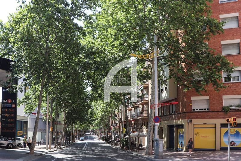 Foto 4ec5151f-eddc-4049-bd96-19805b126826. Edifici a Turó de la Peira Barcelona