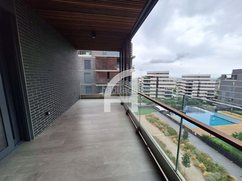 Foto 4ba6a45b-4e1e-4d52-b5d5-bd72c0a0b3bd. Lloguer pis amb calefacció aparcament piscina a Finestrelles Esplugues de Llobregat