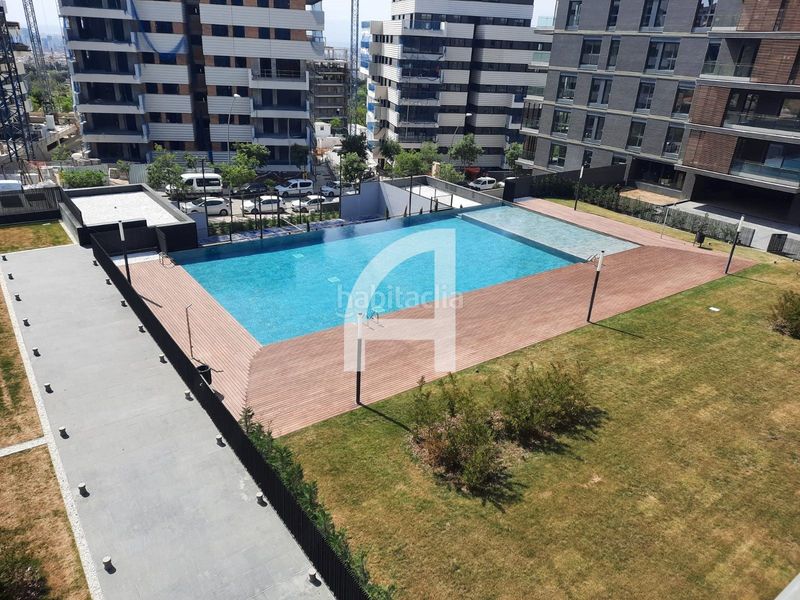 Foto 53f10645-02a5-4823-b9cb-3f6fbfe5525d. Lloguer pis amb calefacció aparcament piscina a Finestrelles Esplugues de Llobregat