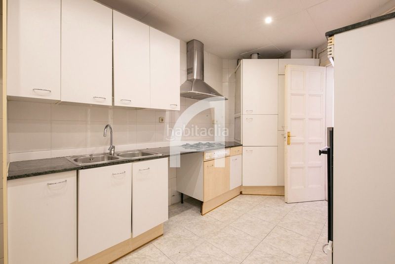 Foto 3e6d26ea-56ca-4e58-80e4-d157954ee2da. Pis amb calefacció a Dreta de l´Eixample Barcelona