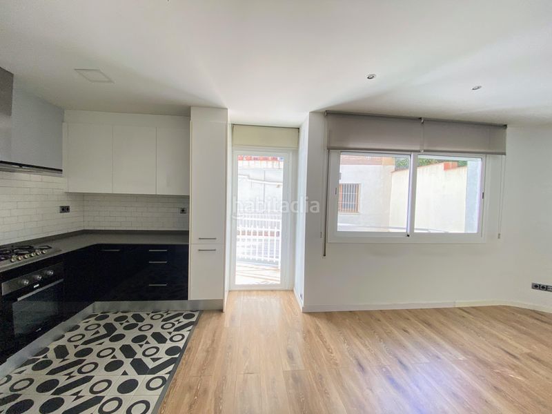 Foto f6b9e5da-69a0-4064-827c-ad3747d412a3. Pis amb calefacció aparcament a Sarrià Barcelona