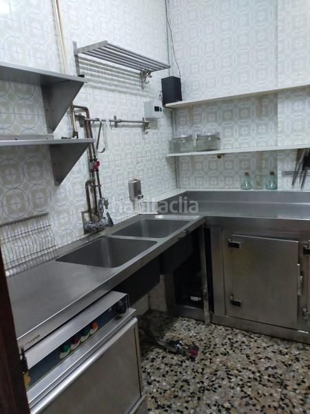Foto 43a87bdc-16da-458b-88a8-4bb4e89a3069. Alquiler local comercial bonito bar restaurante en plaza virrey amat -nou barris en Barcelona