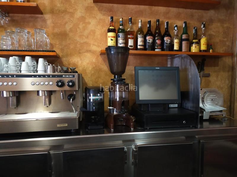 Foto 4b51b450-fff0-491b-bdb3-9d2cd8d838de. Alquiler local comercial bonito bar restaurante en plaza virrey amat -nou barris en Barcelona