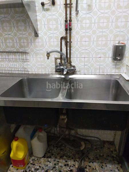 Foto 90507b7b-fd55-41fb-b35f-9e6a14dcade7. Alquiler local comercial bonito bar restaurante en plaza virrey amat -nou barris en Barcelona