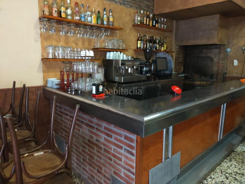 Foto cca327f7-6451-4e75-9a43-81d6878ef882. Alquiler local comercial bonito bar restaurante en plaza virrey amat -nou barris en Barcelona