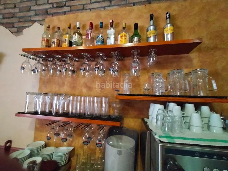 Foto f4eac762-18c3-436f-80af-2eba32b61b55. Alquiler local comercial bonito bar restaurante en plaza virrey amat -nou barris en Barcelona