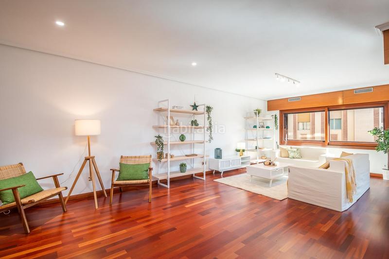 Foto 2beef6a7-776d-41ed-84e5-0ac23ff00e63. Lloguer pis amb calefacció aparcament a Exposició Valencia