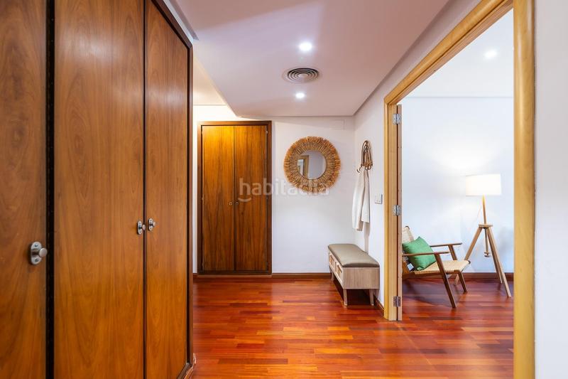 Foto bc5a1f5f-8434-45e3-8152-fe25d667af7c. Lloguer pis amb calefacció aparcament a Exposició Valencia