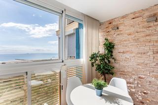 Studio  Calle llari. Estudio reformado con vistas al mar