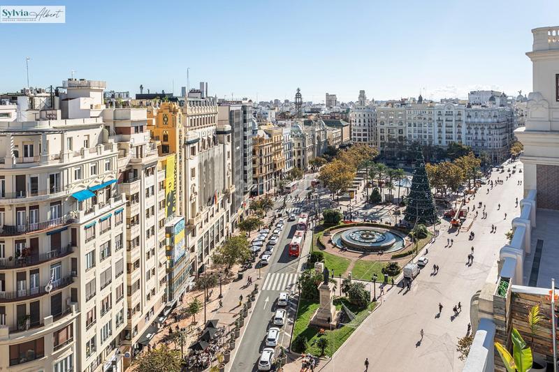 Foto 4de81cea-f5e9-4e04-b3bc-5f2ac3b73e9f. Alquiler ático lujoso ático plaza ayuntamiento alquiler de temporada mínimo 6 meses en Valencia