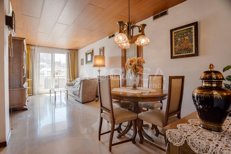 Foto 50827fdc-cca0-4bc3-886b-4ab7a91e1572. Appartamento con parcheggio in Sagrada Família Barcelona