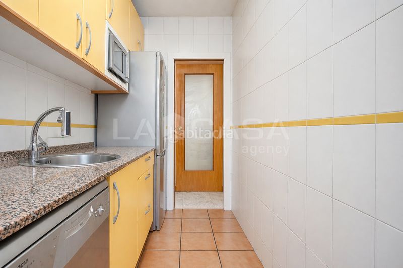Foto ab765e4d-a3fd-4ac7-a701-cd4d0e561722. Pis amb calefacció a El Besòs Sant Adrià de Besòs