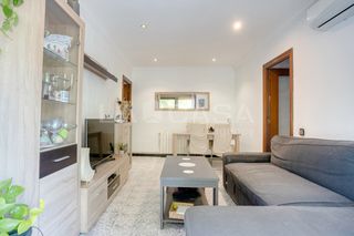 Etagenwohnung in El Besòs