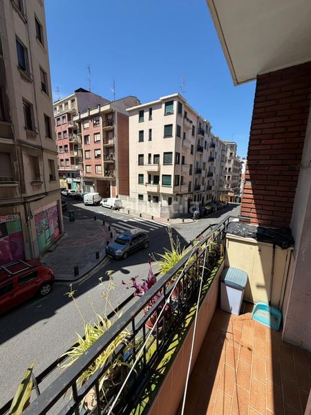 Foto 2027b220-e565-4bea-8323-069229c2fe80. Piso en Iralabarri Bilbao