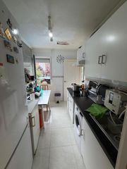 Pis a Iralabarri. Vivienda completamente exterior en la calle irala