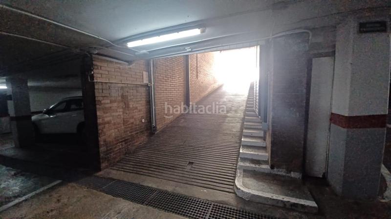 Foto b0b01049-398d-4737-b06a-759c3cfa463f. Parking voiture dans Sarrià Barcelona