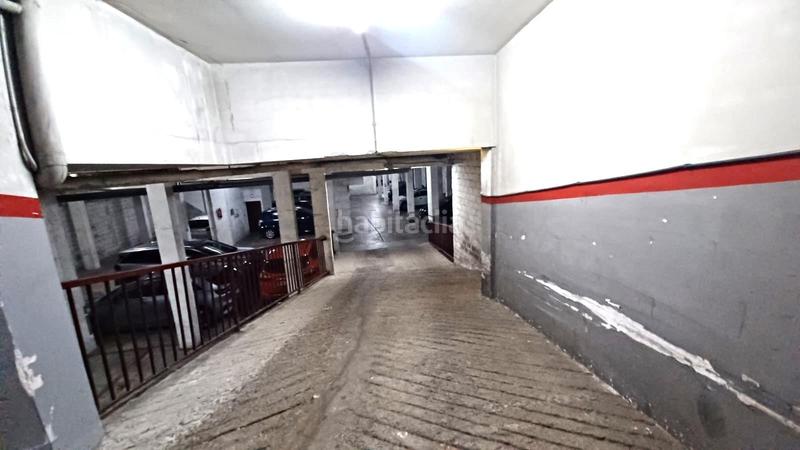 Foto bf339c8e-293c-4b97-824f-f8f207cfb393. Alquiler parking coche plaza de parking en calle gayarre en Barcelona