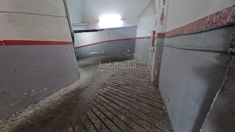 Foto fc5bcd5c-adac-41c7-a606-8e90ffb93086. Location parking voiture dans La Bordeta Barcelona