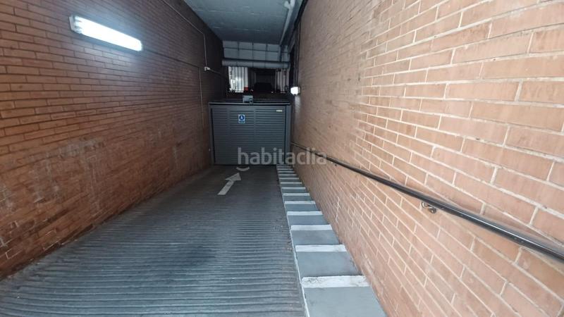 Foto edb417f9-8bbf-4535-b04d-b3029151826c. Autoparkplatz in Sarrià Barcelona