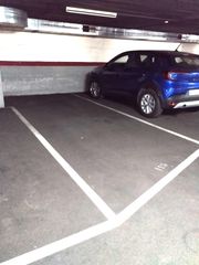 Posto auto  Via augusta. Plaza de parking en alt de gironellaescoles pies