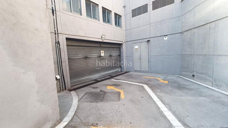 Foto abd20728-e465-4311-8adb-21fefa8c8901. Aparcament cotxe a Sant Gervasi - Galvany Barcelona