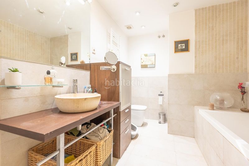 Foto 30002e1b-23d3-42eb-800a-9eae0455bf52. Pis a La Salut Barcelona