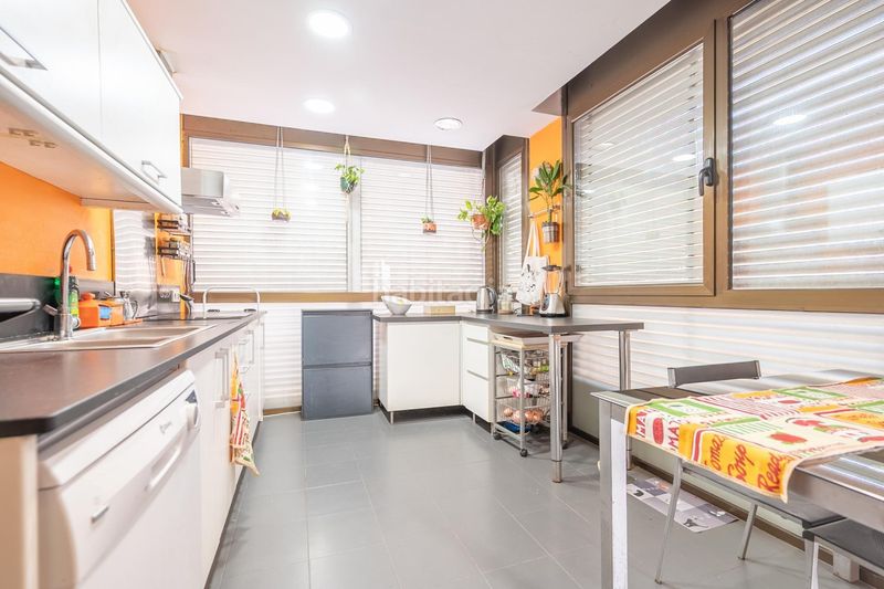 Foto ff1e152f-9736-4c06-8116-e62d04730d92. Pis a La Salut Barcelona