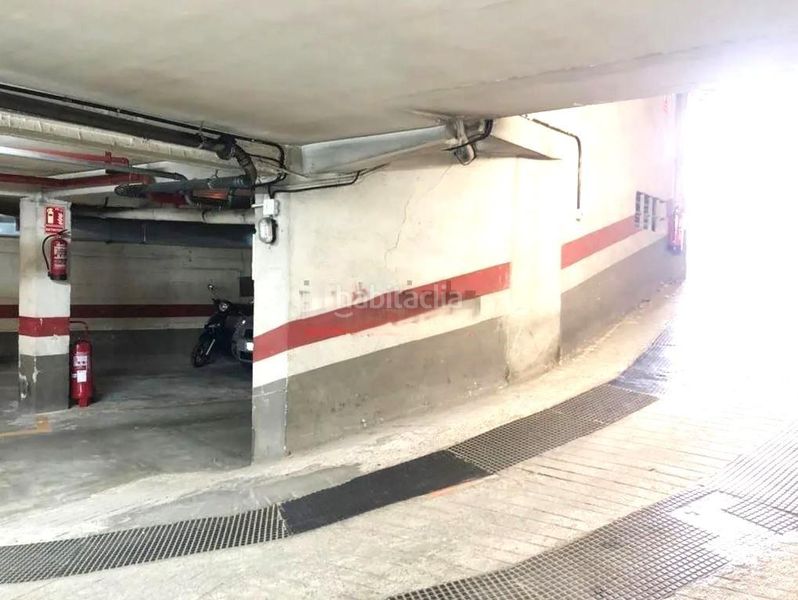 Foto d047ab59-df46-40a4-adba-a47f5482d4bc. Aparcament cotxe a Sarrià Barcelona