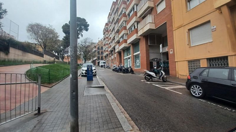 Foto f68cd5d6-5fe7-41aa-b889-4ce9f2bdcc24. Aparcament cotxe a Sarrià Barcelona