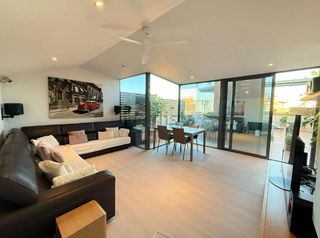 Duplex  Carrer vinya de la. Dúplex en centro de esplugues de llobregat con vistas a collsero