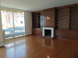 Rent Flat in Tres Torres. Piso en tres torres, calle rosarigosol