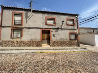 House in Moral de Calatrava. Casa en venta en moral de calatrava.