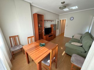 Location Appartement à Valdepeñas. Piso en alquiler en centro, 2 dormitorios.