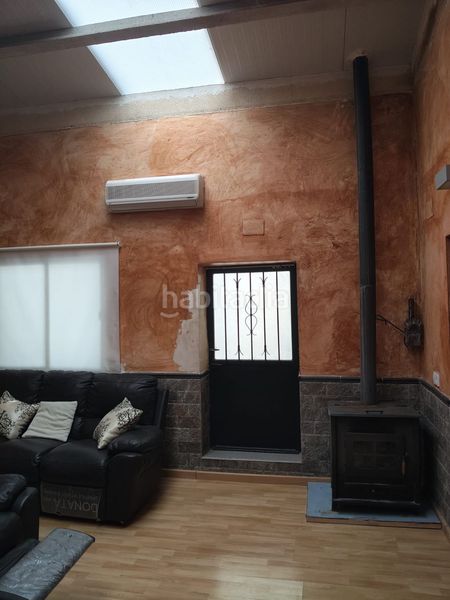 Foto feb47a5c-d385-4e6a-81de-df8dd1c6644e. Casa amb calefacció a Viso del Marqués