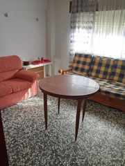 Appartamento in Valdepeñas. Piso en venta en barrio de los llanos, 3 dormitorios.