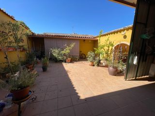 Casa in Valdepeñas. Casa en venta en valdepeñas, 4 dormitorios.