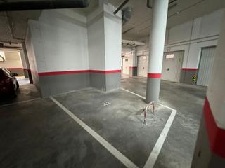 Parking voiture à Valdepeñas. Garaje en venta en centro.