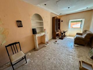 Haus in Valdepeñas. Casa en venta en barrio cachiporro, 3 dormitorios.