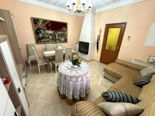 Casa a Valdepeñas. Casa en venta en barrio san juan, 4 dormitorios.