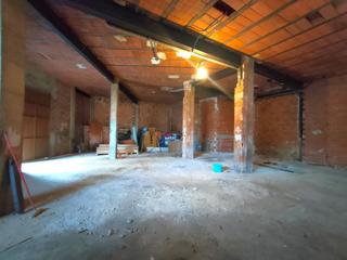 Geschäftsraum in Valdepeñas. Local en venta en seis de junio.