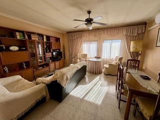 Maison à Valdepeñas. Casa en venta en barrio de los llanos, 5 dormitorios.