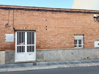 Haus in Valdepeñas. Casa en venta en barrio de los llanos, 3 dormitorios.