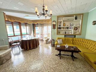 Maison à Avenida estudiantes 13. Casa en venta en barrio de los llanos, 2 dormitorios.