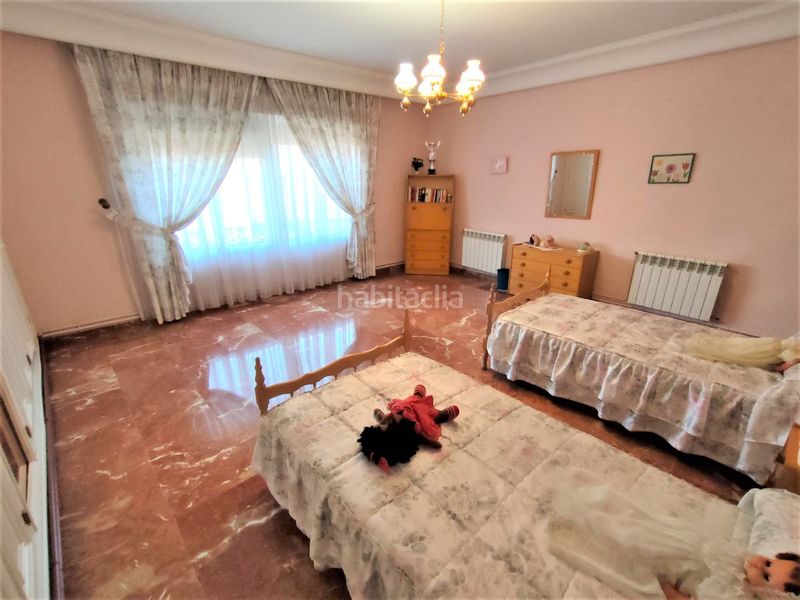 Foto ff627938-5b1a-480b-9222-383b5d93a4fb. Casa amb calefacció aparcament a Valdepeñas