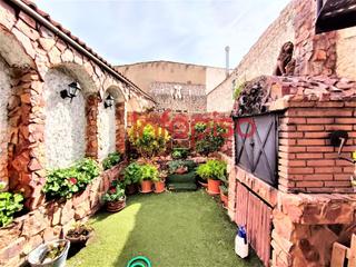 Maison à Valdepeñas. Casa en venta en barrio cachiporro, 3 dormitorios.
